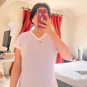 NIKE LILAC (PURPLE) DRY FIT TSHIRT SIZE M